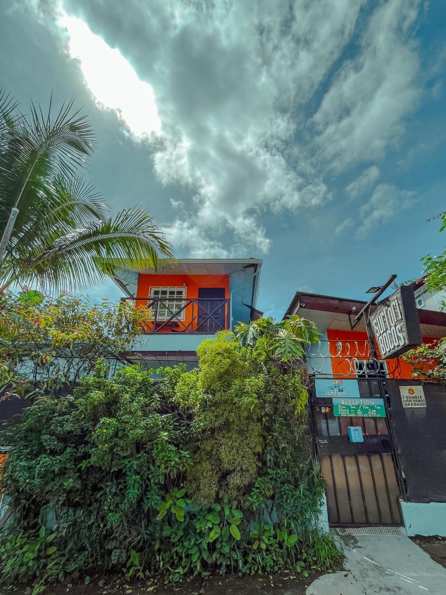 Surfari Bocas Hostel Bocas del Toro Exterior photo