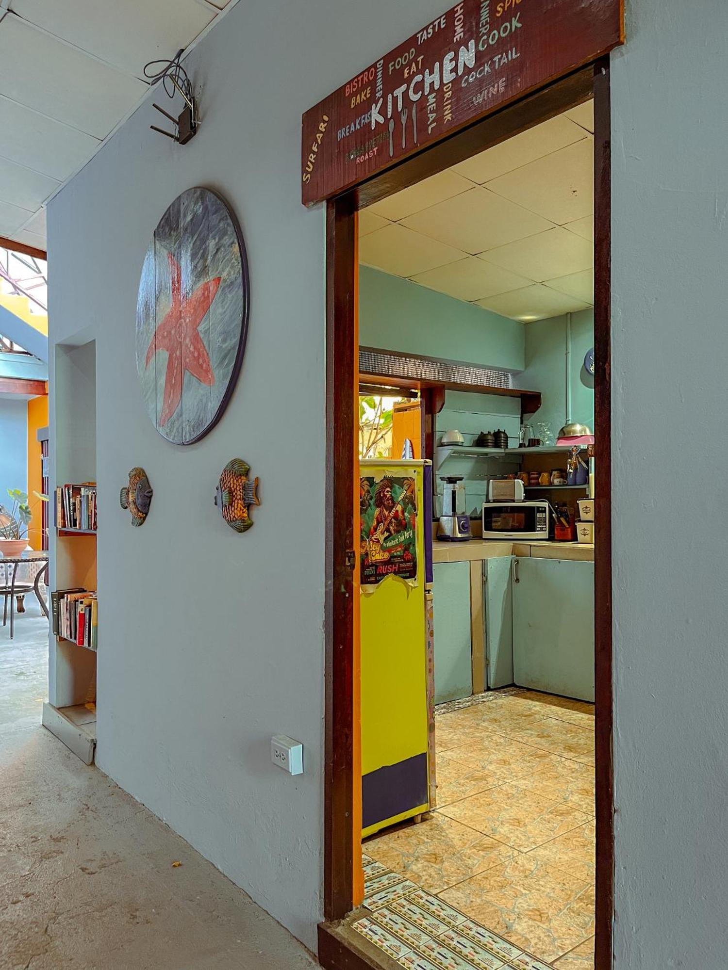 Surfari Bocas Hostel Bocas del Toro Exterior photo
