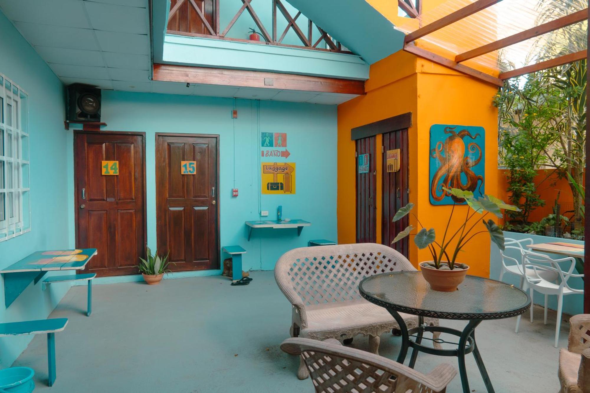 Surfari Bocas Hostel Bocas del Toro Exterior photo