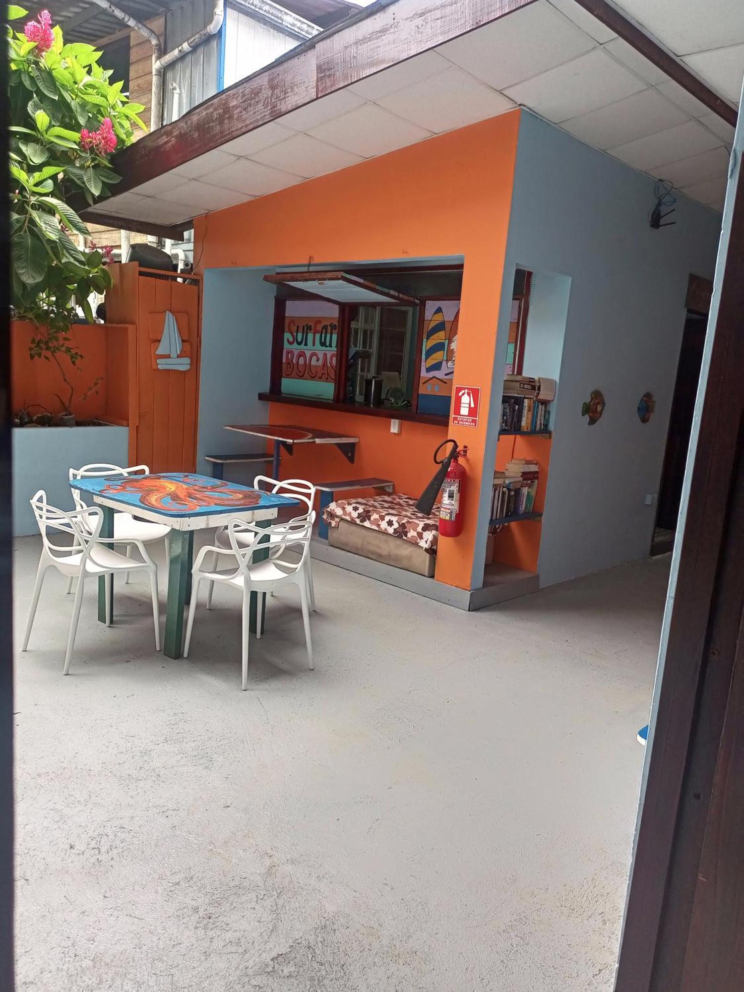 Surfari Bocas Hostel Bocas del Toro Exterior photo